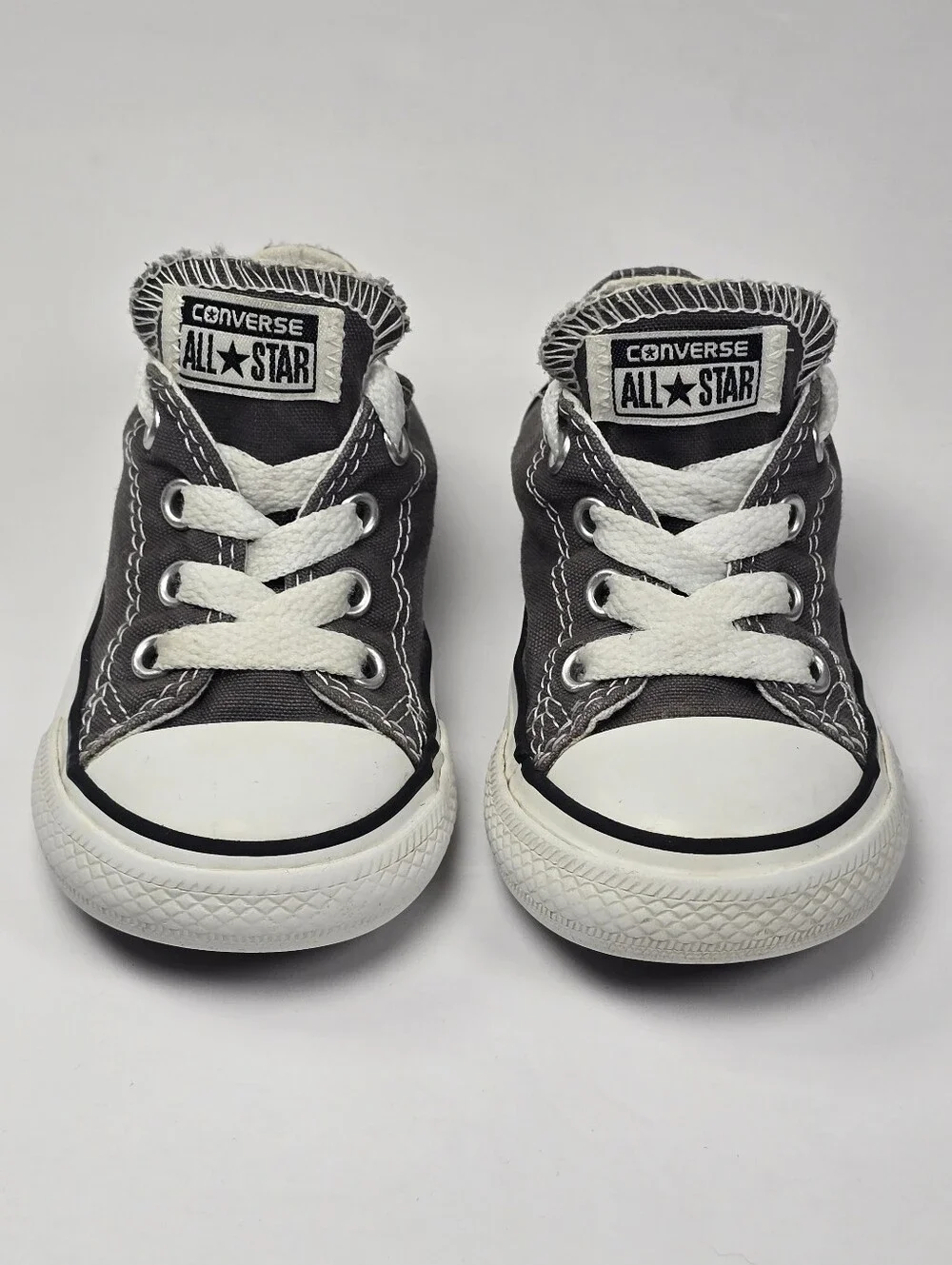Converse Chuck Taylor All Star Toddler Low-Top Sneakers Size 6